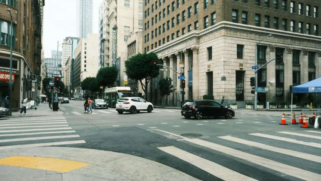 4-Way Stop Right of Way_ A Guide to Intersection Safety and Liability Image 2