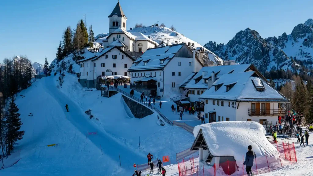 Can You Sue a Ski Resort_ Understanding Liability and Injuries on the Slopes Image 2