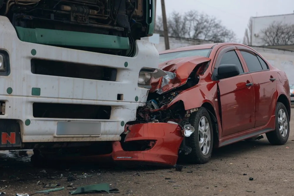 ¿Qué hacer después de un accidente con un camión de reparto de Amazon en Colorado?